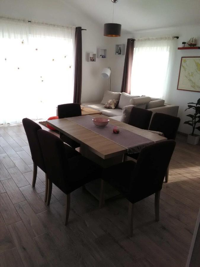 Apartman Periska Vir Exterior foto