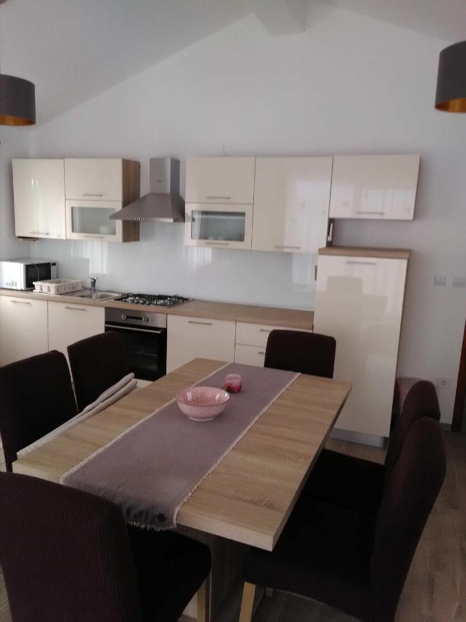 Apartman Periska Vir Exterior foto