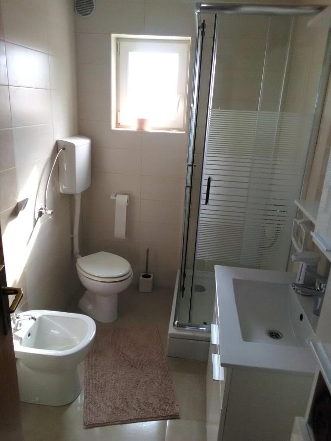 Apartman Periska Vir Exterior foto