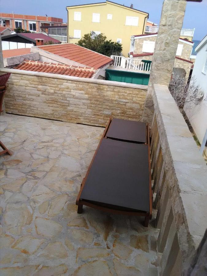 Apartman Periska Vir Exterior foto