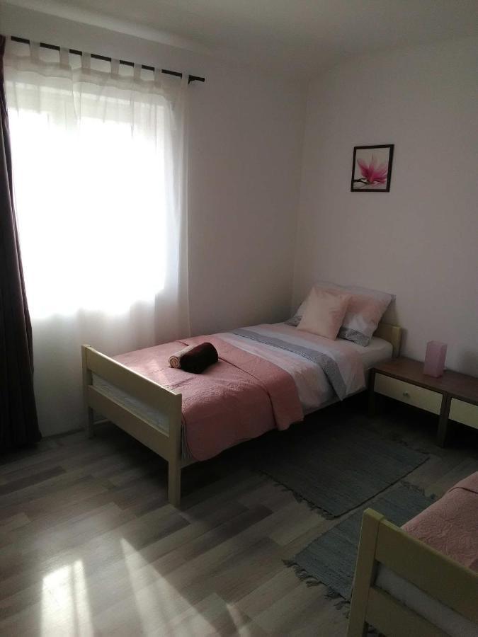 Apartman Periska Vir Exterior foto