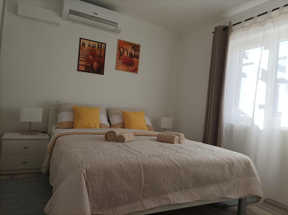 Apartman Periska Vir Exterior foto