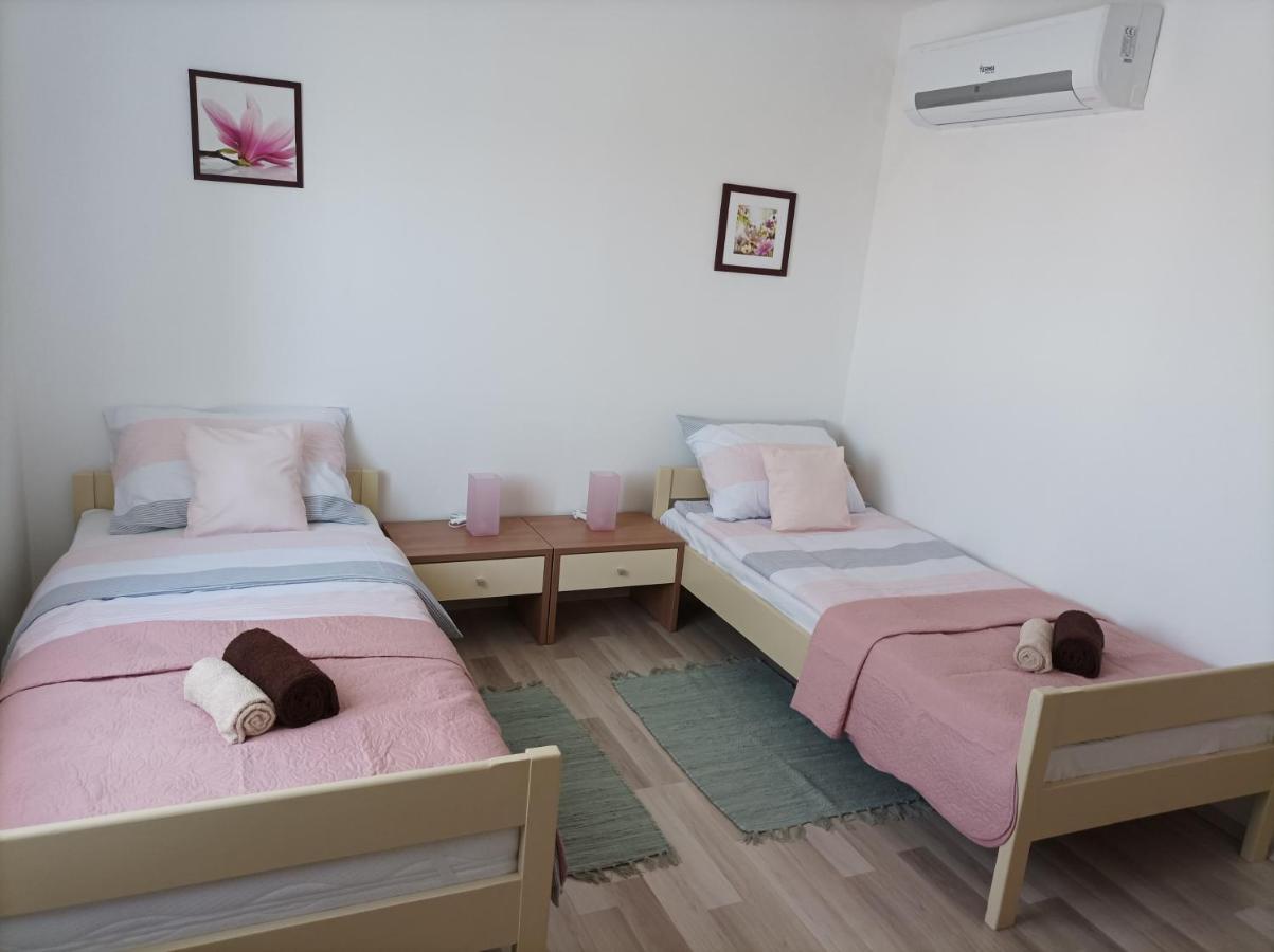 Apartman Periska Vir Exterior foto
